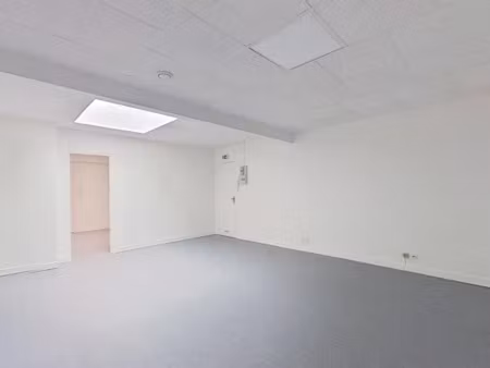 location locaux professionnels 3 pièces 58 m² à dreux (28100)  700 €