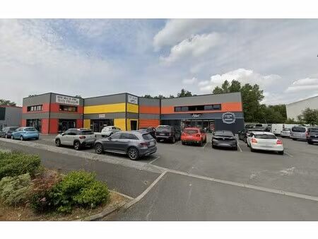 location local commercial