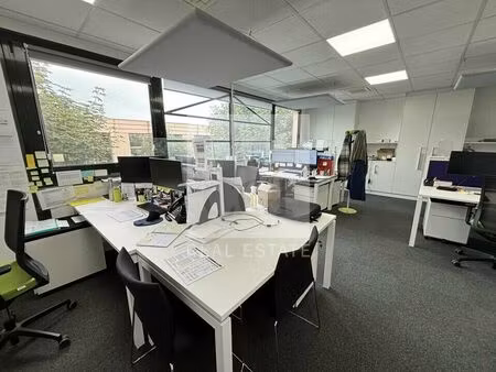 location bureau 239 m² à bron (69500)