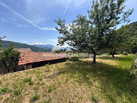 appartement 3 pièces de 67m2 avec terrasse et terrain de 320