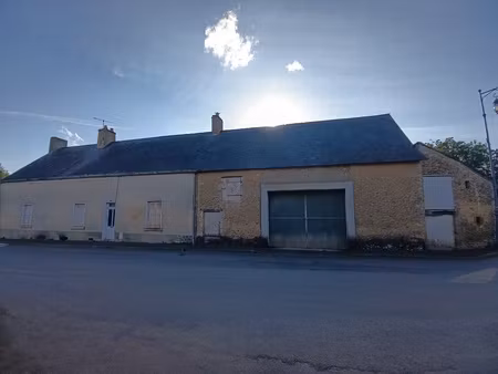 vente maison de bourg avec grand terrain et hangar