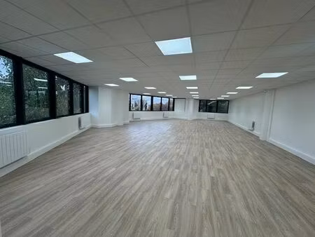 location bureau 1 pièce 180 m² à rosny-sous-bois (93110)
