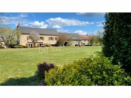 maison en pierre de 133 m² à martigne-sur-mayenne