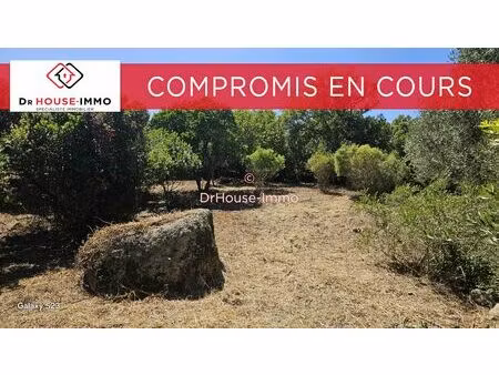 terrain constructible de 1490 m²