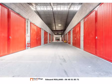 90 m² / 475 euros / stockage / site gardienné
