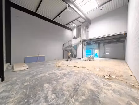 local industriel/entrepôt