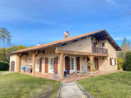 location maison 5 pièces 172 m² à mont-de-marsan (40000)  1 100 €