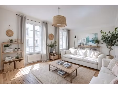 beau 2/3 pièces rénové avec cave  rue calme et chambre sur cour. métro dugommier