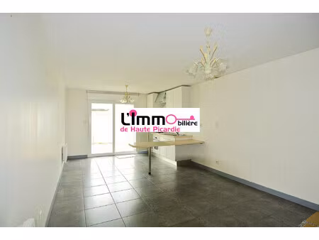 à louer : bel appartement t2 de 45 m² avec cour privée – ro