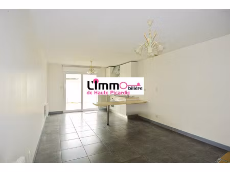 à louer : bel appartement t2 de 45 m² avec cour privée – ro