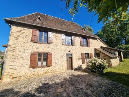 magnifique ensemble immobilier en pierres