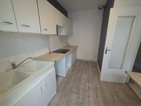 t4 bon etat proche centre ville