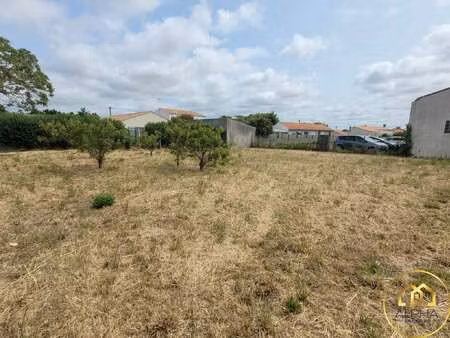 vente terrain à talmont-saint-hilaire (85440) : à vendre / talmont-saint-hilaire