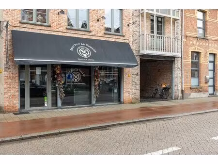 modern handelsgelijkvloers in het centrum van lint (115m²)