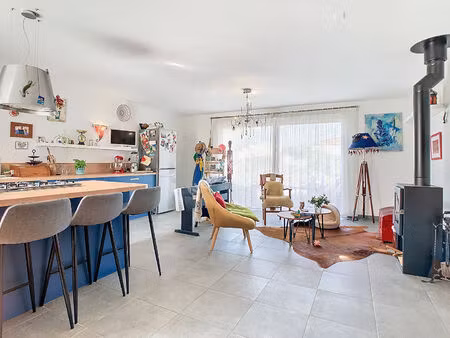 maison à vendre à la regrippiere - 3 pièces  2 chambres  excellent état