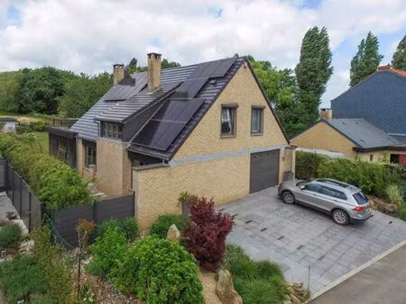 ss option - magnifique villa d’exception à quelque km de bin