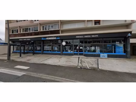 a louer - local commercial - axe passant - visibilite