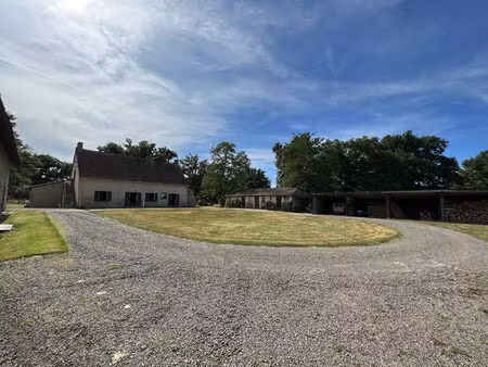 en exclusivite : sur la commune de dornes  très jolie femette avec dépendances