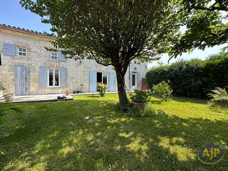 maison charentaise de 185 m².