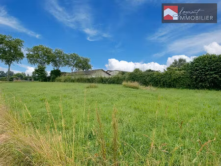 à vendre : terrain viabilisé de 1451 m²