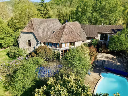 propriété avec vue sur le lot 3 habitations  gîtes en activité & accès privatif à la...