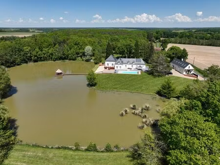 vente maison 9 pièces 435 m² saint-cyran-du-jambot (36700)