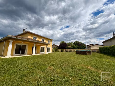 villa très calme avec jardin - francheville