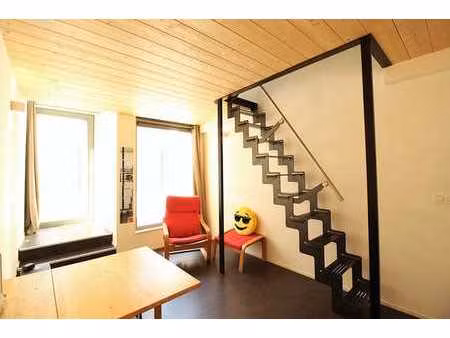 studio etudiant non-meuble face a l'universite