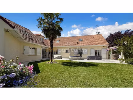 vente maison 8 pièces 283.81 m² à santeny (94440)  929 000 €