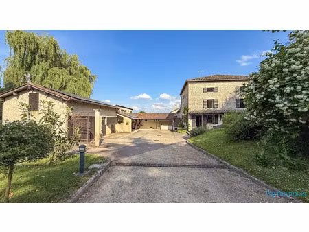 vente maison 9 pièces 270 m² à villefranche-sur-saone (69400)  660 000 €