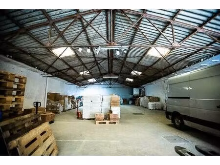 entrepôt avec cour privative à schaerbeek – proche gare