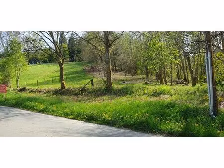 grand terrain à bâtir à tigeonville