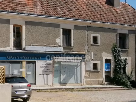 loché-sur-indrois (indre-et-loire)  à vendre maison de bourg 7 pièces de 210 m² a renover