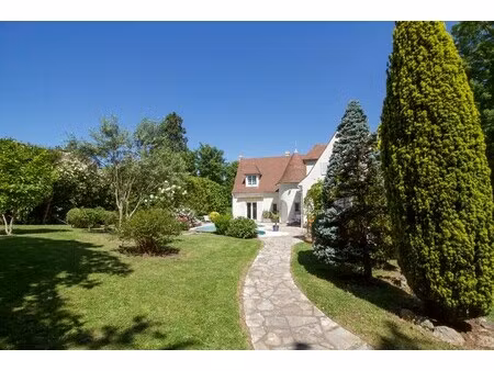 villa de luxe à vendre à marnes-la-coquette