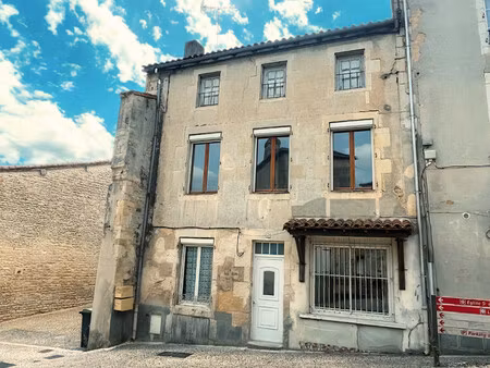 immeuble à vendre à ruffec (16700) - charente