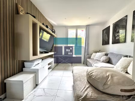 appartement t3/4 refait à neuf avec vue sur l'étang de thau