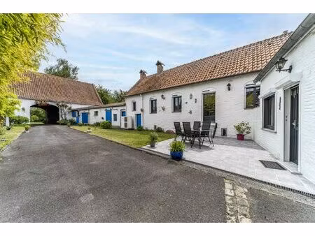 jolie fermette 7 pièces dans la verdure