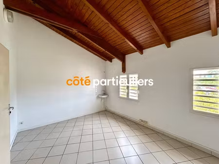 location locaux professionnels 0 pièces 16 m² à le gosier (97190)  700 €