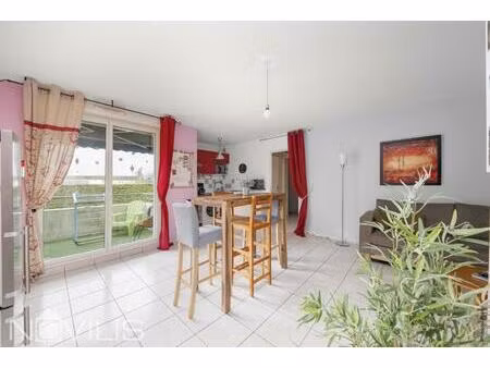 t2 46m2 avec balcon et 2 places de parking