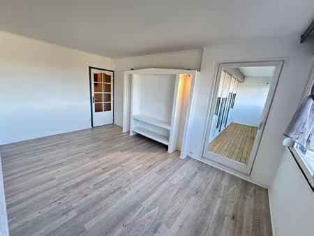 appartement f3 centre ville avec terrasse et parking