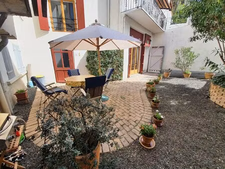 maison de caractère avec cour - 5 pièces