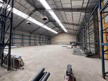 bâtiment commercial / artisanal à saint-germain