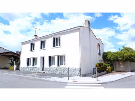 grande maison familiale 190 m² avec 6 chambres  centre de venansault