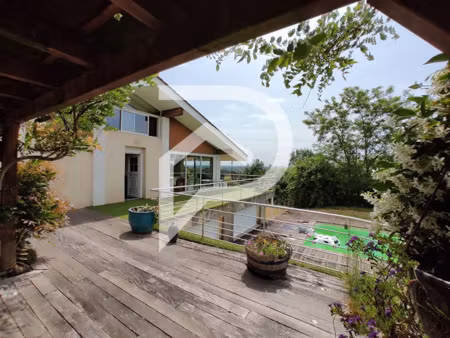 vente propriété 7 pièces 305 m² à bonzac (33910)  390 000 €