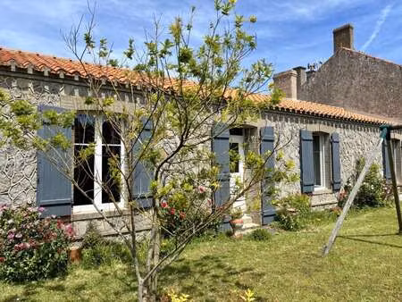 vente maison piscine à l'épine (05700) : à vendre piscine / 167m² l'épine