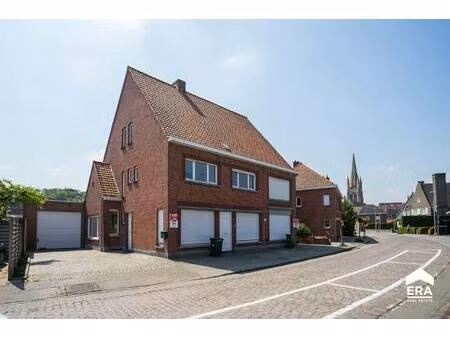 commercieel te koop in ieper met 4 slaapkamers