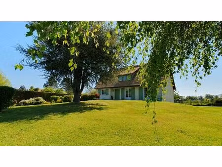 confortable maison  village avec école et commerces