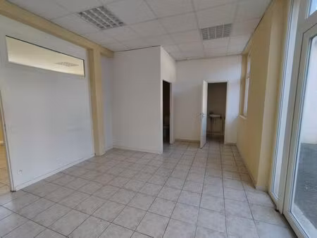 vente bureau 1 pièce 130 m² cahors (46000)