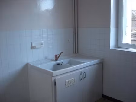 location appartement 4 pièces 75 m² à assat (64510)  600 €