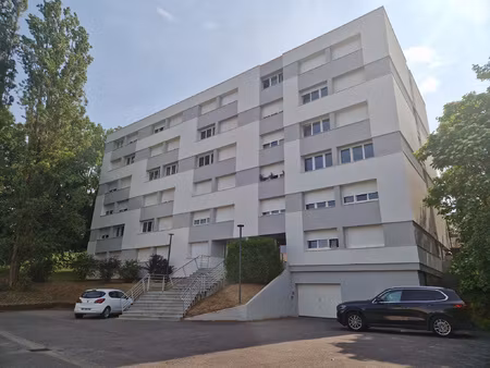 vandoeuvre-les-nancy / quartier velodrome : joli studio ave